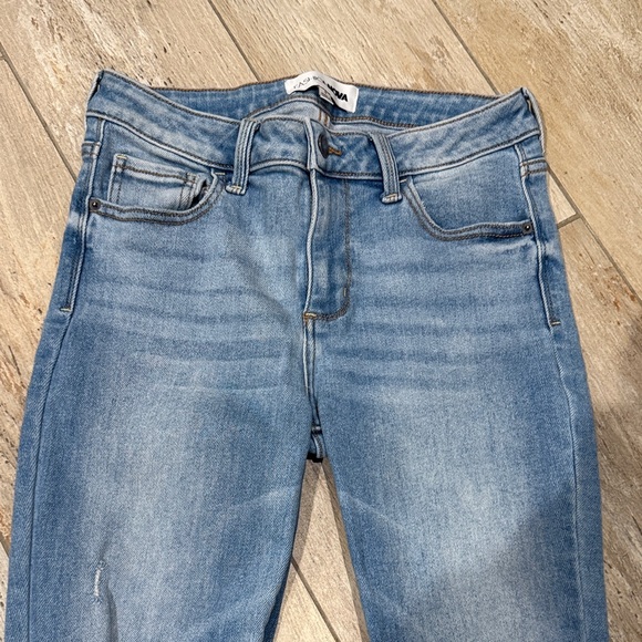 Fashion Nova Women's Blue skinny Jeans size 7 - Picture 2 of 5